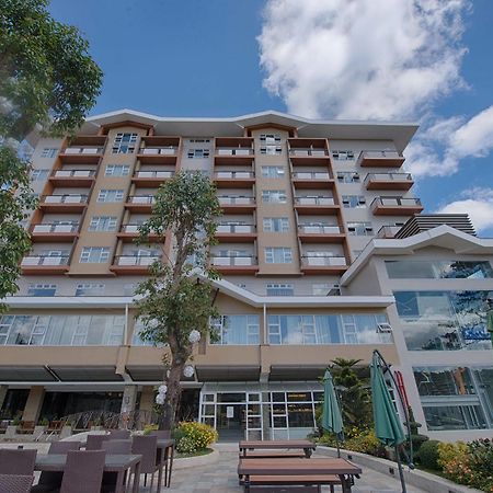 באגויו Newtown Plaza Hotel מראה חיצוני תמונה