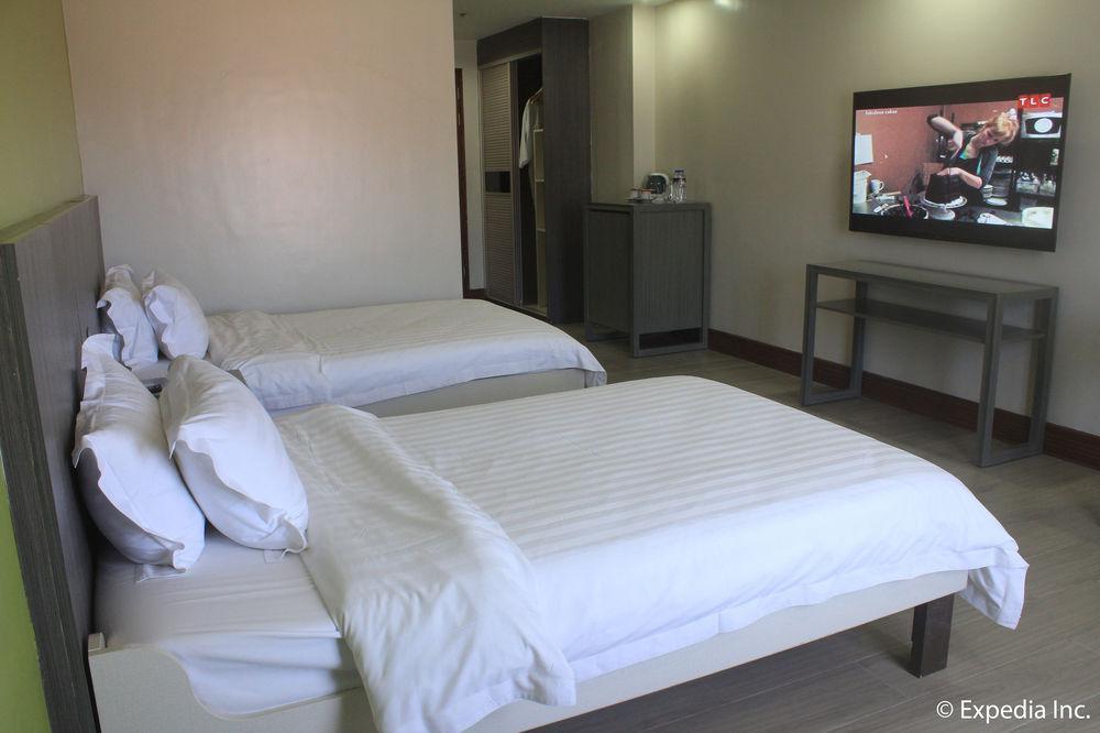 באגויו Newtown Plaza Hotel מראה חיצוני תמונה