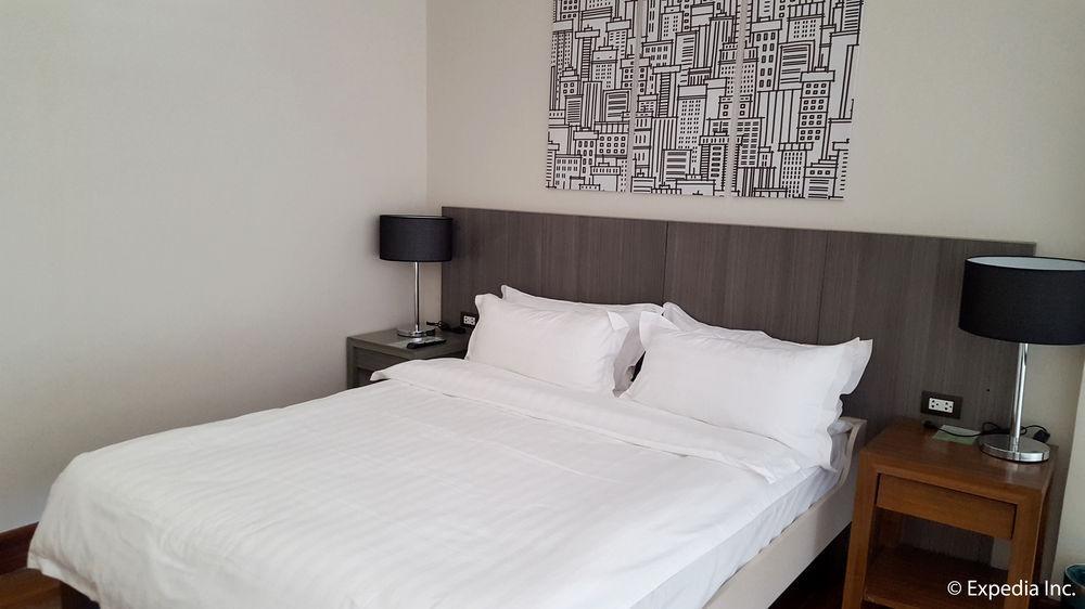 באגויו Newtown Plaza Hotel מראה חיצוני תמונה