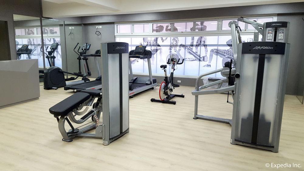 באגויו Newtown Plaza Hotel מראה חיצוני תמונה