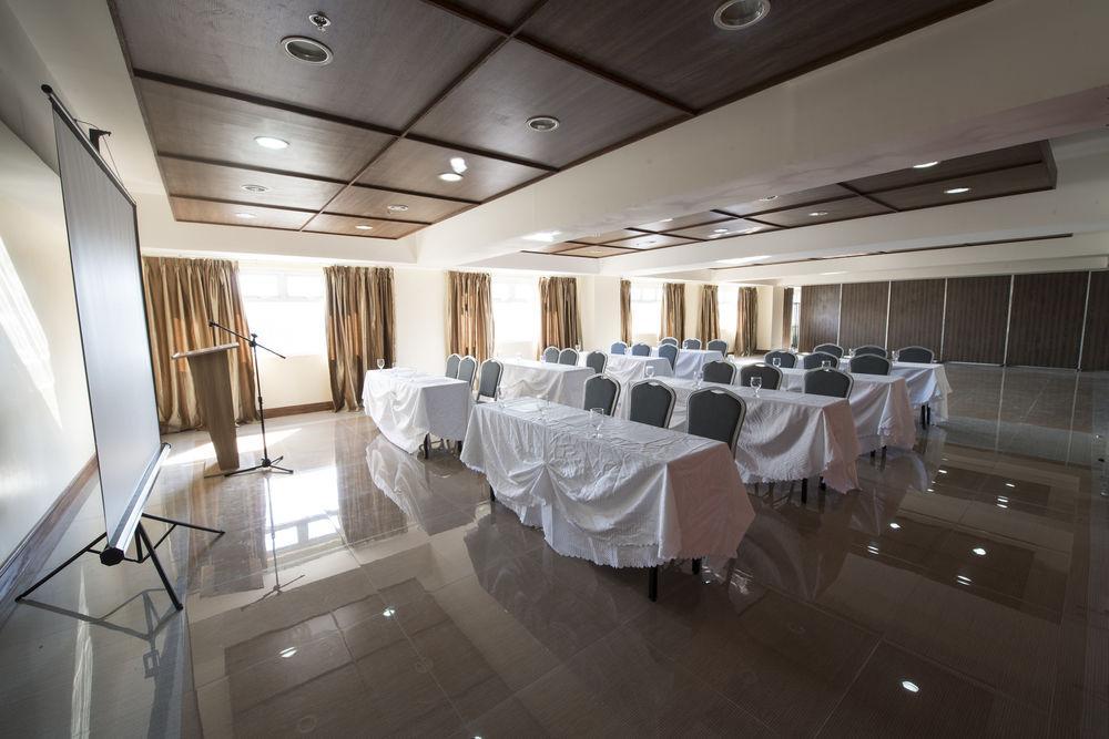 באגויו Newtown Plaza Hotel מראה חיצוני תמונה