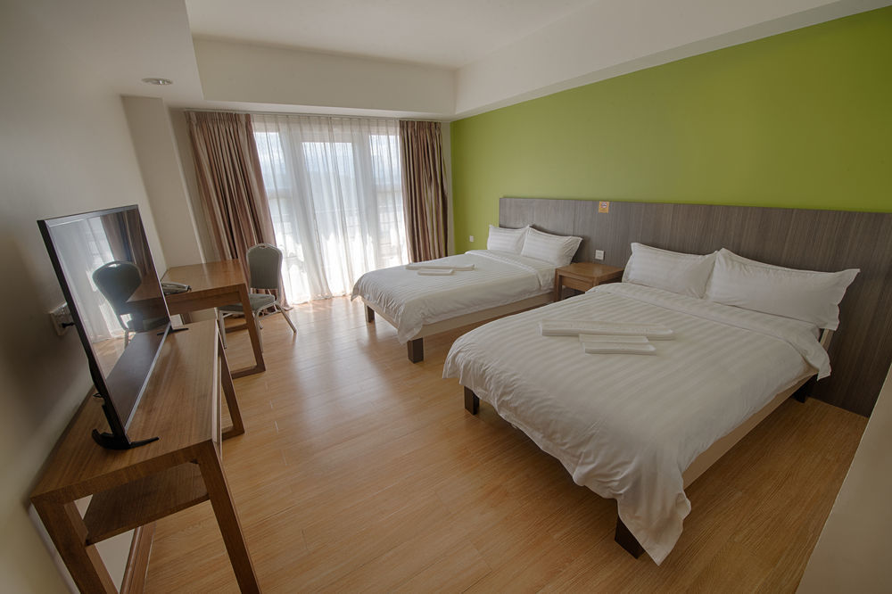 באגויו Newtown Plaza Hotel מראה חיצוני תמונה