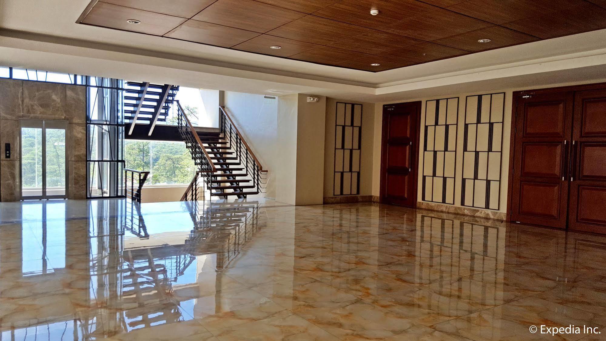 באגויו Newtown Plaza Hotel מראה חיצוני תמונה