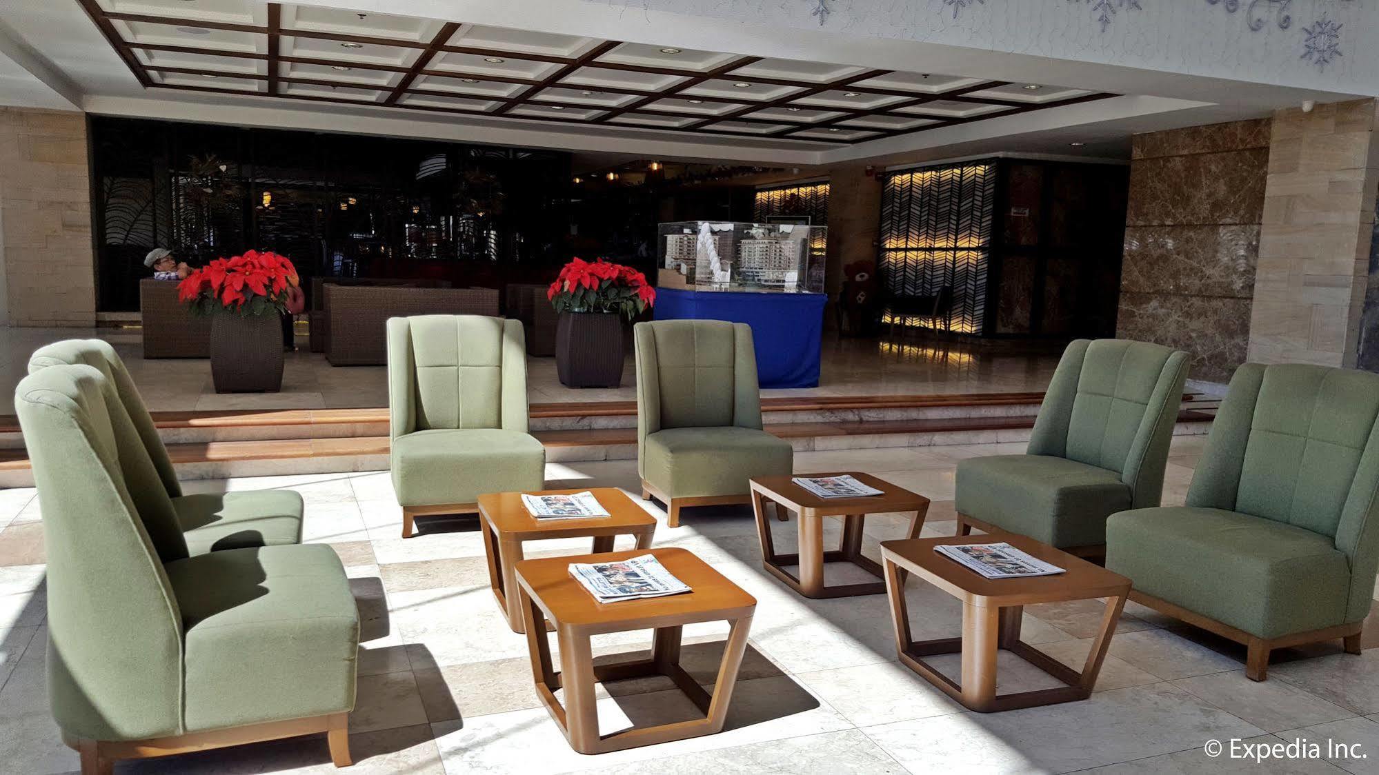 באגויו Newtown Plaza Hotel מראה חיצוני תמונה