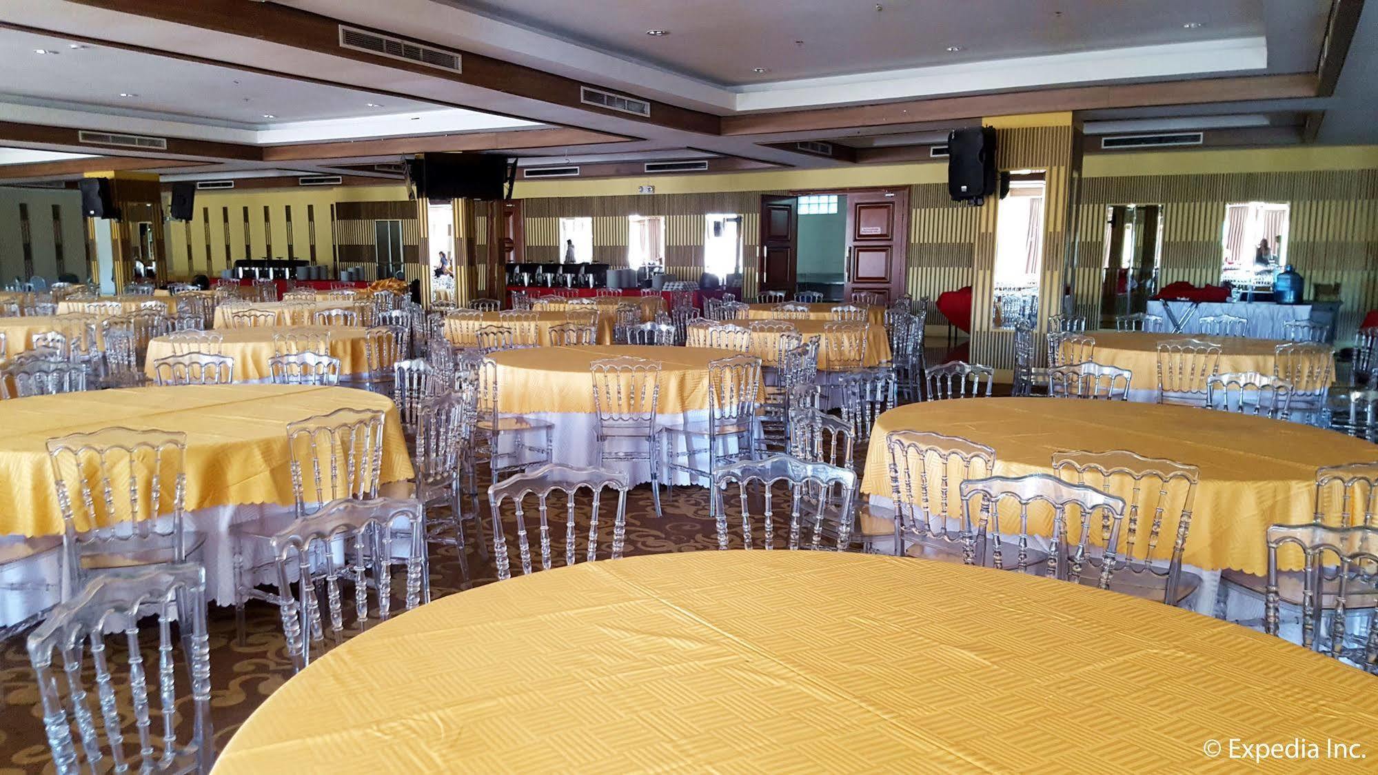באגויו Newtown Plaza Hotel מראה חיצוני תמונה