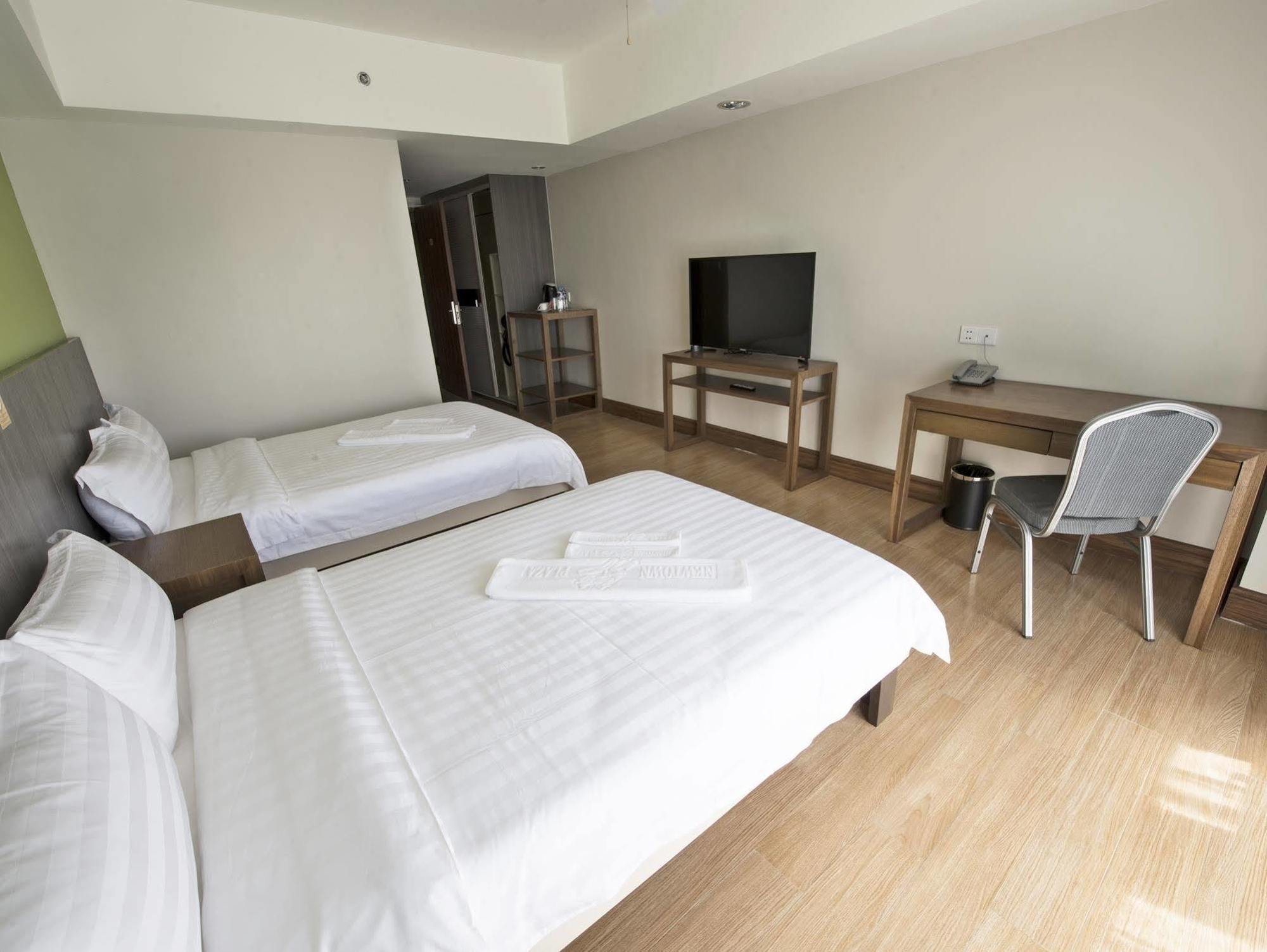באגויו Newtown Plaza Hotel מראה חיצוני תמונה