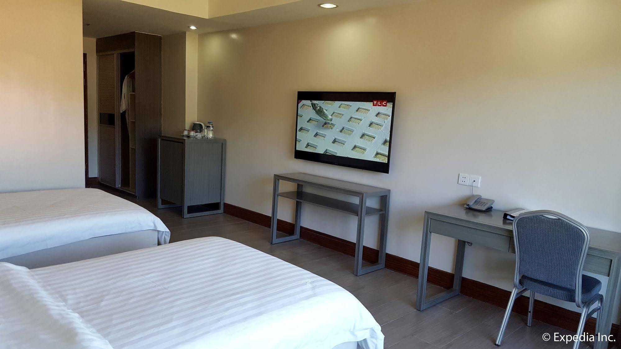 באגויו Newtown Plaza Hotel מראה חיצוני תמונה