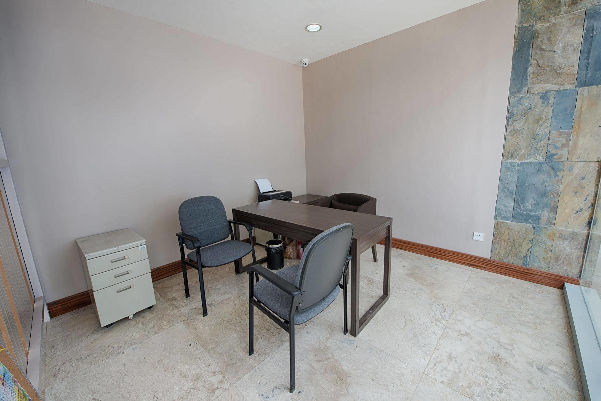 באגויו Newtown Plaza Hotel מראה חיצוני תמונה