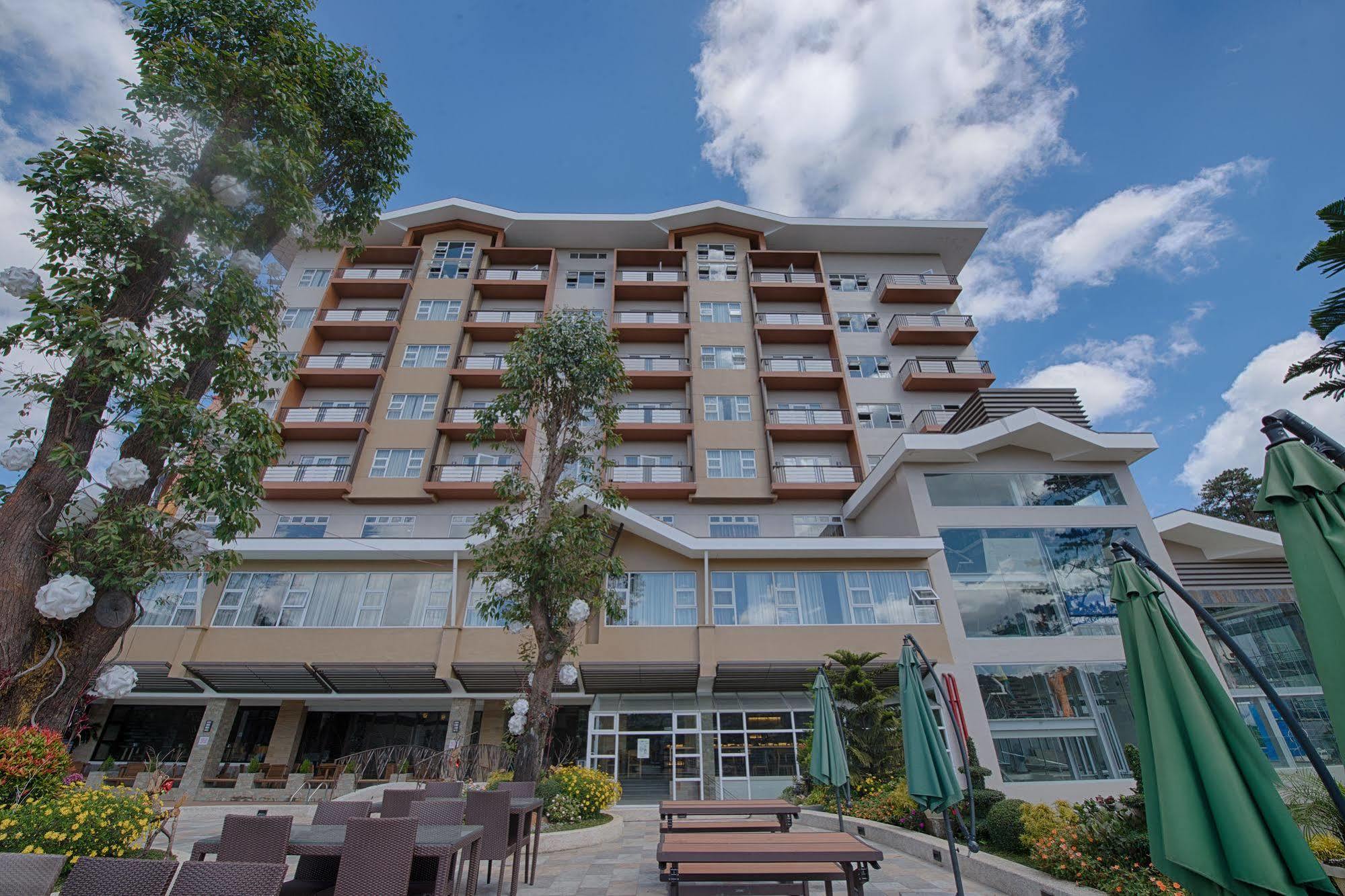 באגויו Newtown Plaza Hotel מראה חיצוני תמונה