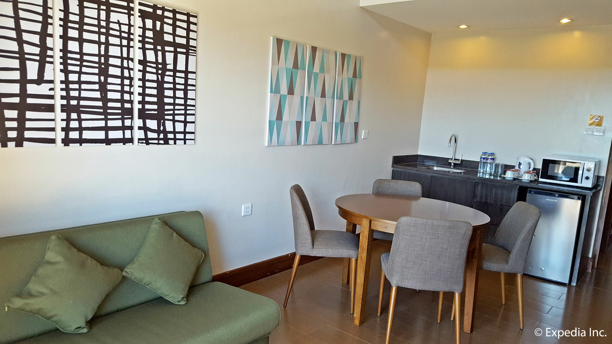 באגויו Newtown Plaza Hotel מראה חיצוני תמונה