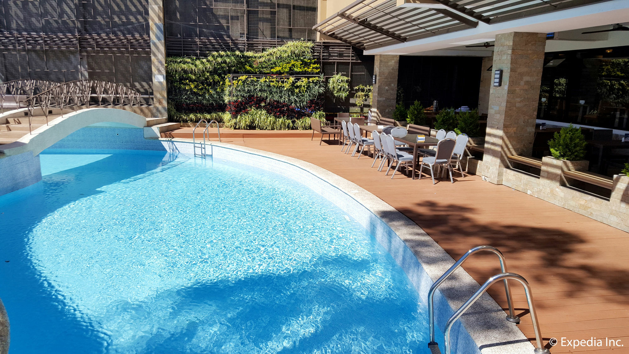 באגויו Newtown Plaza Hotel מראה חיצוני תמונה